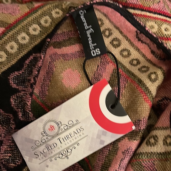 NWT.  Hippie/Boho CUDDLY PONCHO by Sacred Threads. BL/RD 12.  221943B - Picture 4 of 5
